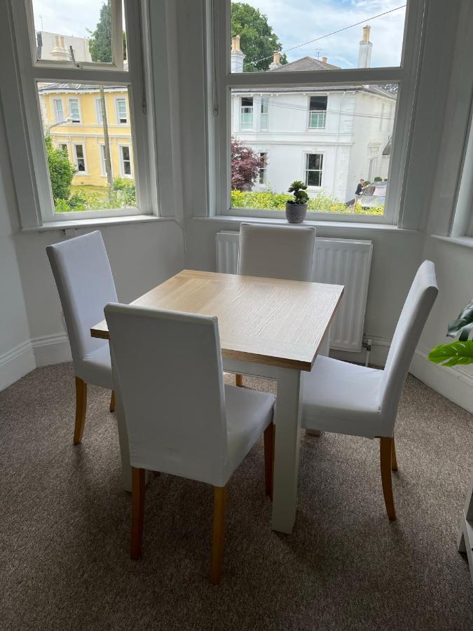 Tree Tops Apartment In Tunbridge Wells Kültér fotó